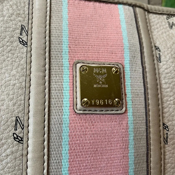 MCM TOTE - Picture 4 of 16